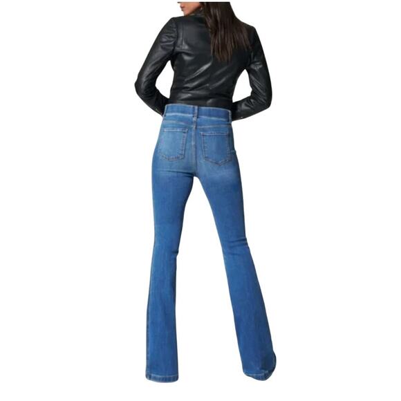 Spanx Flare Leg Pull-On Jeans Vintage Indigo Wash Size Large Regular - Picture 7 of 7
